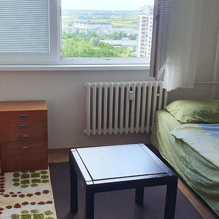 Maxwel Twin In Flat With Shared Bathroom And Kitchen 2 Single Beds Forest 5 Minutes And Playgrounds Are 15 Mins Walking Free Tennis Court Alloggio in famiglia *